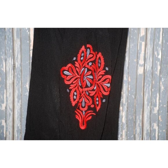 Weekend Suzanne Betro Ladies Tunic Top Blouse Size L Black Red Embroidered - Picture 6 of 11